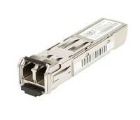 Metall-SFP-Transceiver-Modul mit optischem Anschluss und Produktetikett, auf weißem Hintergrund dargestellt.