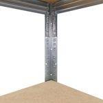 Nahaufnahme einer Metalleckklammer, die zwei sich schneidende Paneele über einer beigen Oberfläche stützt.