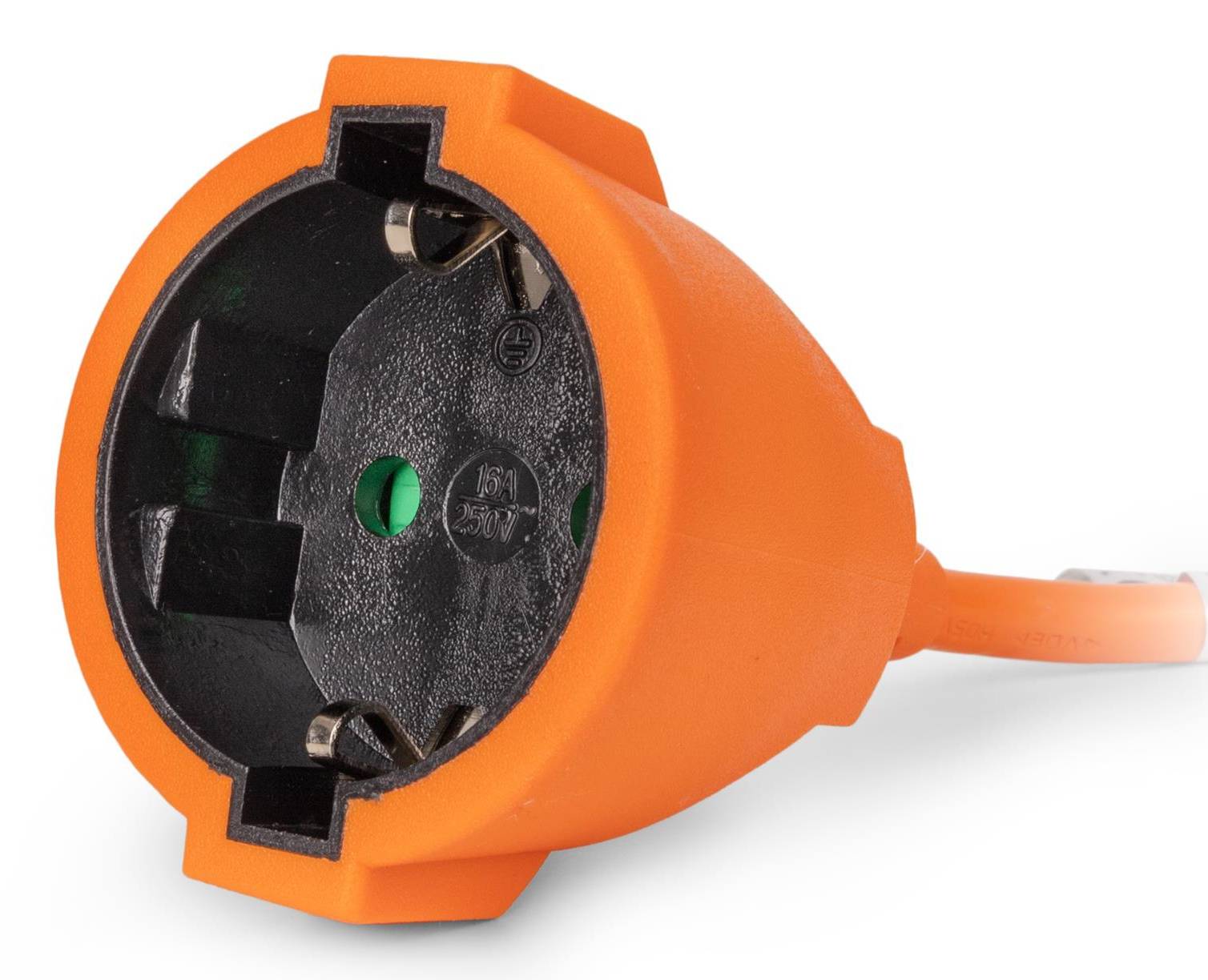 Oranges elektrisches Verlängerungskabel mit schwarzem Steckergesicht und angebrachtem Kabel auf weißem Hintergrund