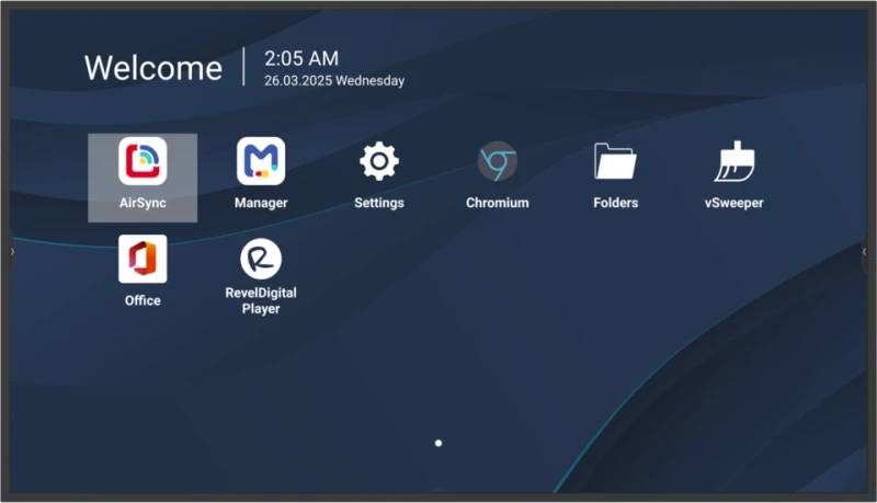 Startbildschirm mit App-Verknüpfungen: AirSync, Manager, Settings, Chromium, Folders, VSweeper, Office und RevelDigital Player; Zeit 2:05 Uhr, Datum 26.03.2025 Mittwoch.
