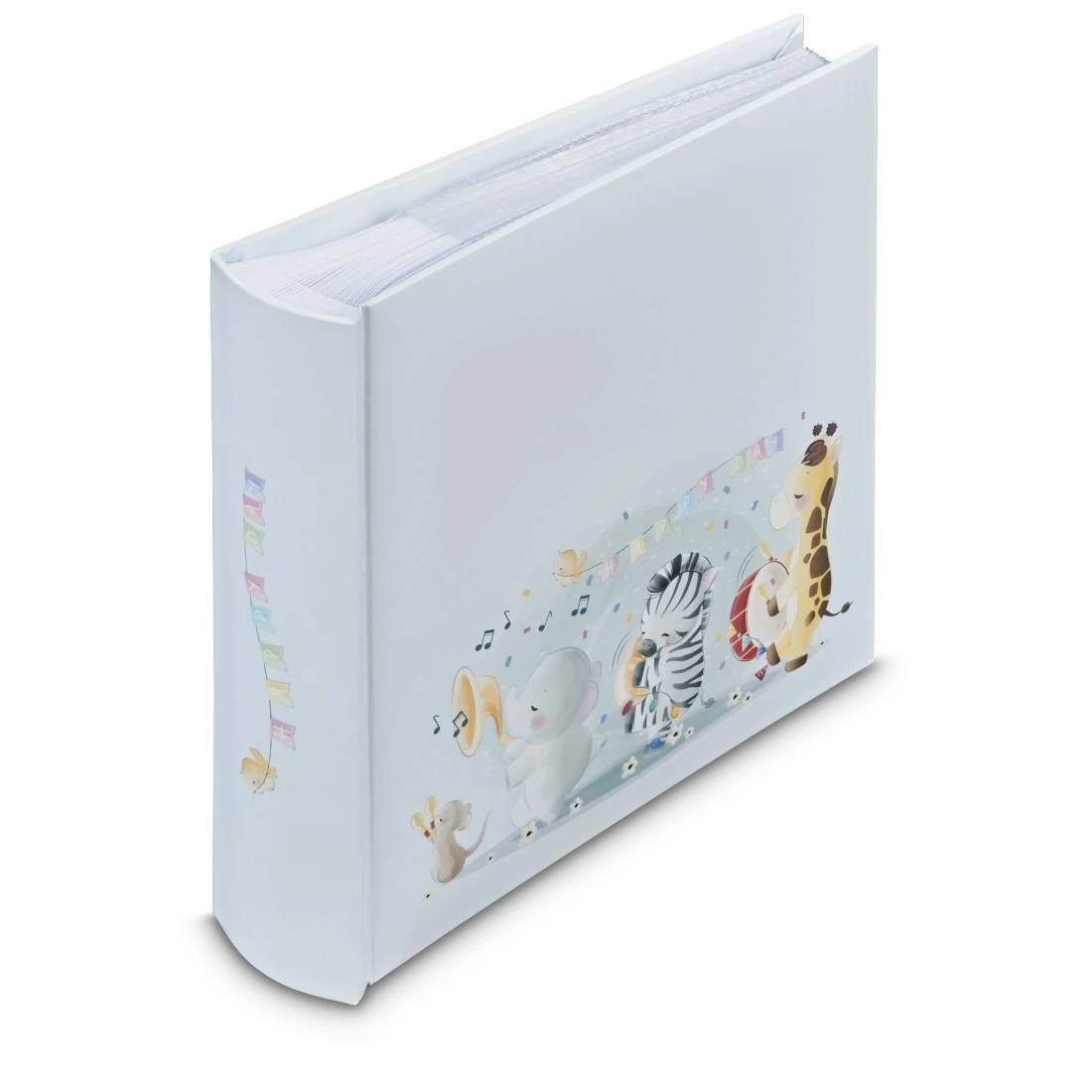 Weißes Babytagebuch mit Safari-Tiermotiv auf dem Deckel, geschlossen auf weißem Hintergrund dargestellt.