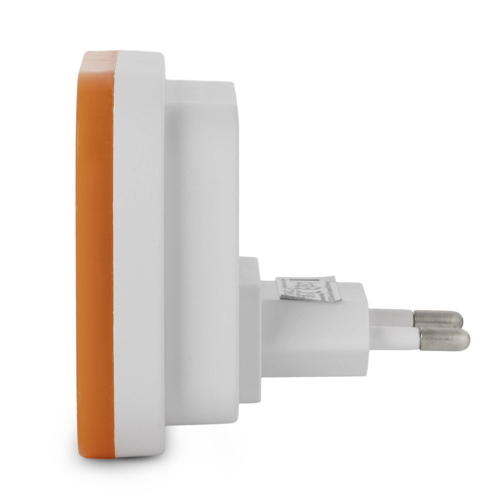 Weiß-orange Stromstecker-Adapter mit zwei runden Metallstiften, in Seitenansicht auf weißem Hintergrund dargestellt.