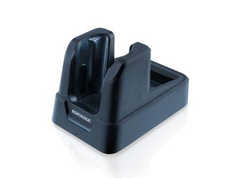 Schwarze Datalogic-Ladestation für einen tragbaren Barcode-Scanner auf weißem Hintergrund.