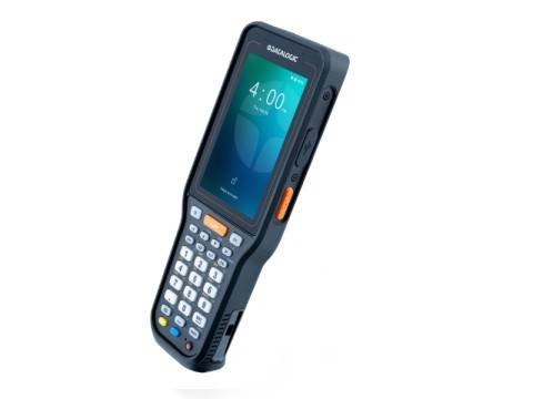 Robuster tragbarer Mobilcomputer mit Touchscreen und physischer Tastatur, in perspektivischer Ansicht auf weißem Hintergrund dargestellt.