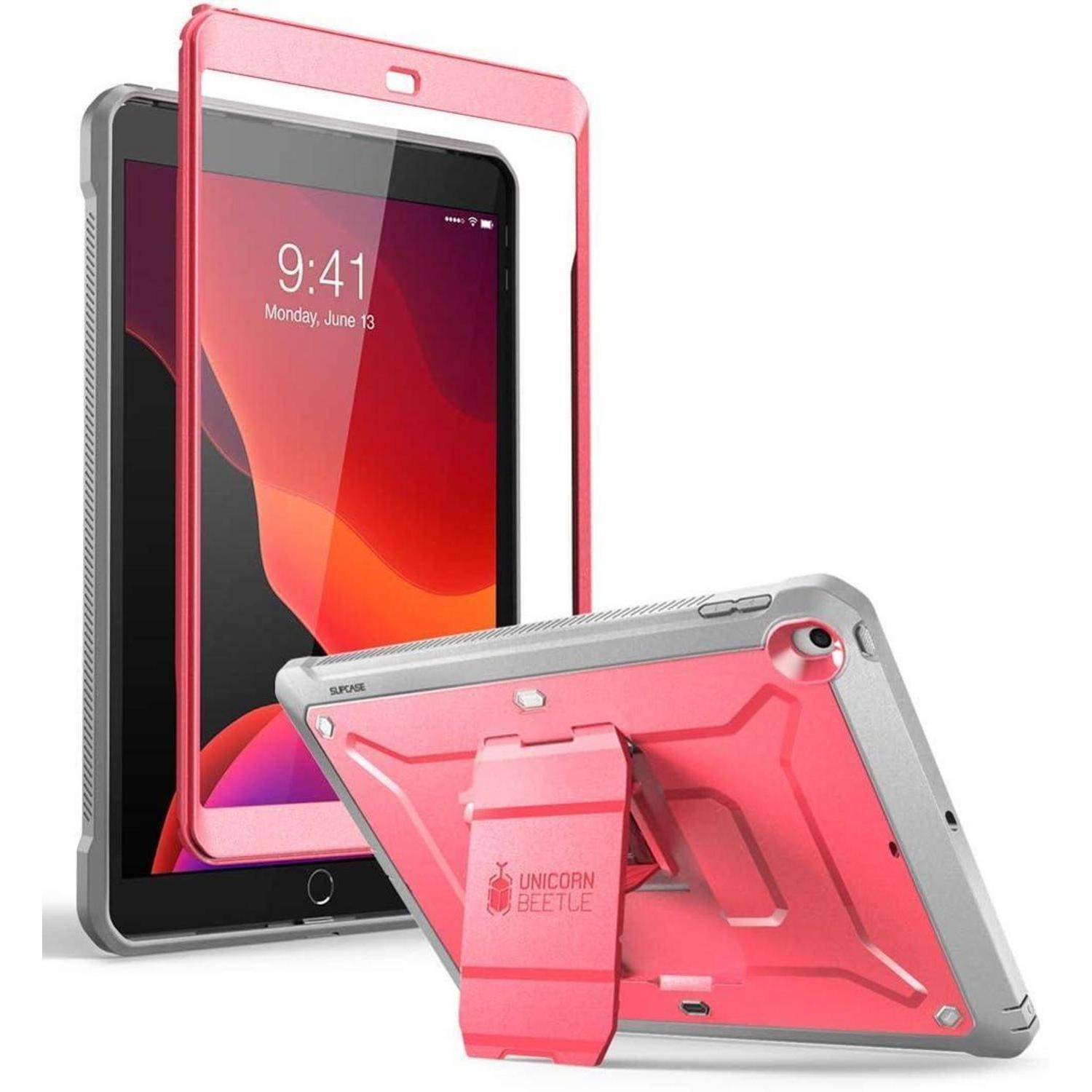 Rosa und grau robuste Tablet-Schutzhülle mit integriertem Ständer, von vorne und hinten auf einem iPad gezeigt