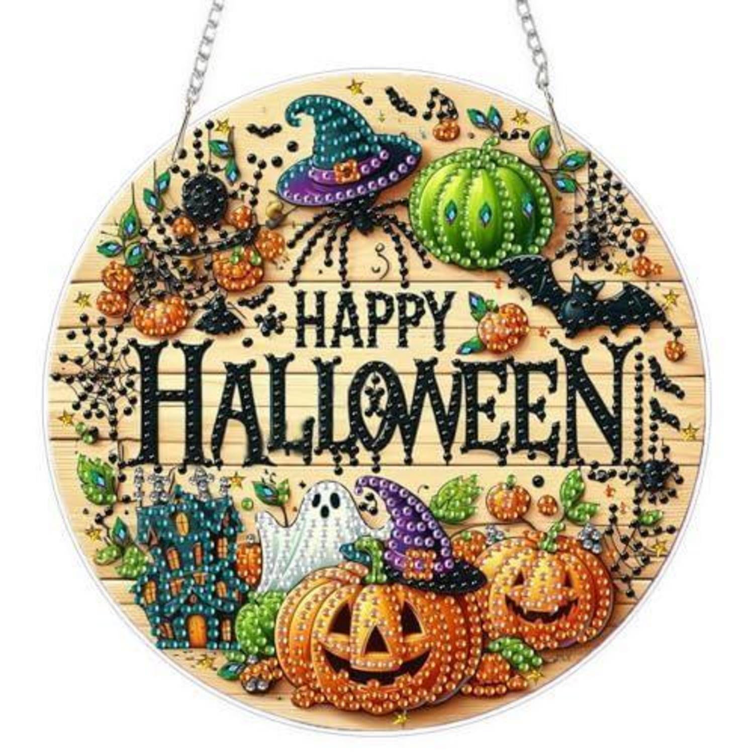 Rundes Hängeschild mit der Aufschrift „HAPPY HALLOWEEN", dekoriert mit Kürbissen, Fledermäusen, Spinnen, einem Hexenhut und einem Gespenst.
