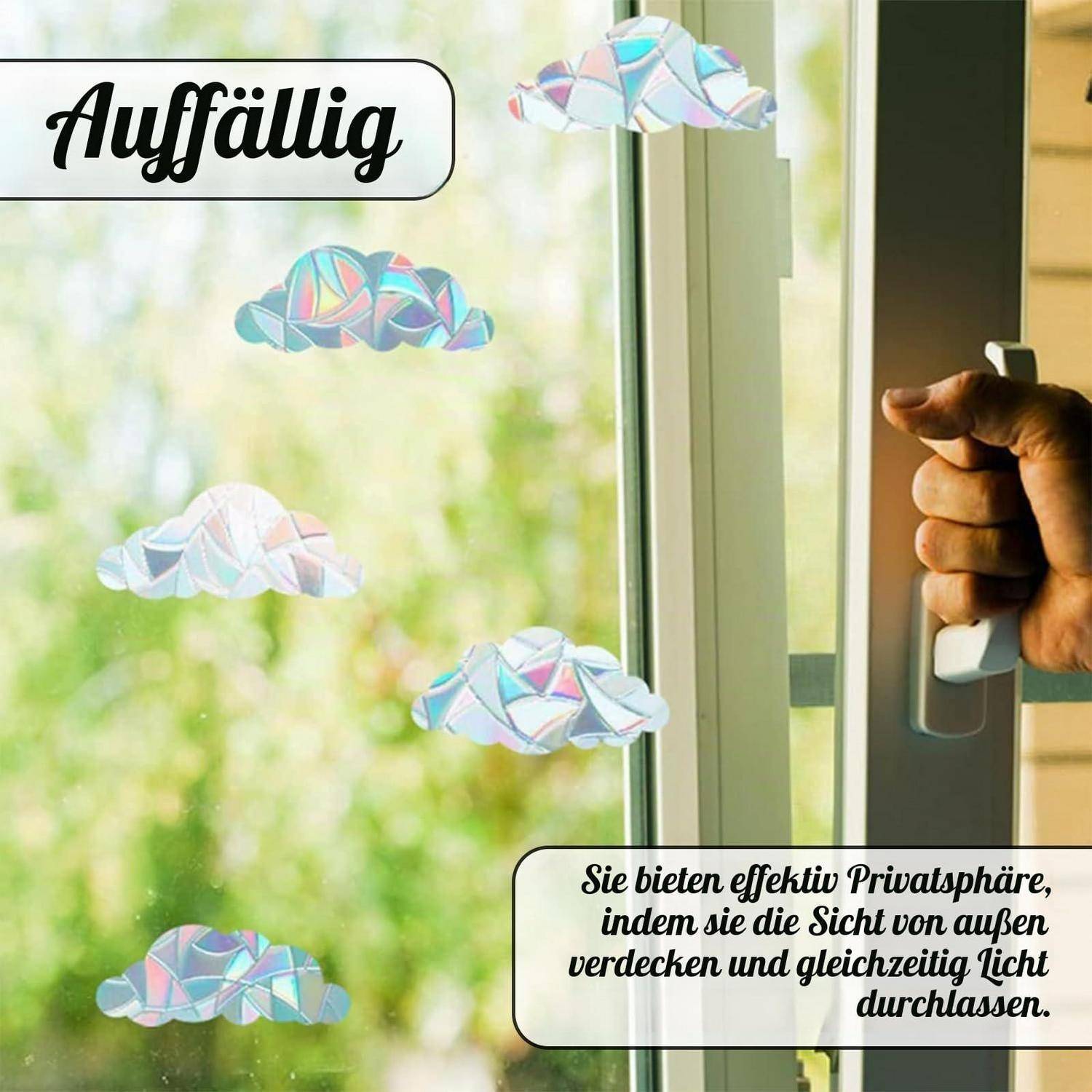 Hand dreht einen Fensterblinden-Griff neben bunten wolkenförmigen Aufklebern; deutscher Text besagt, dass sie effektiven Schutz bieten, während sie gleichzeitig Licht durchlassen.