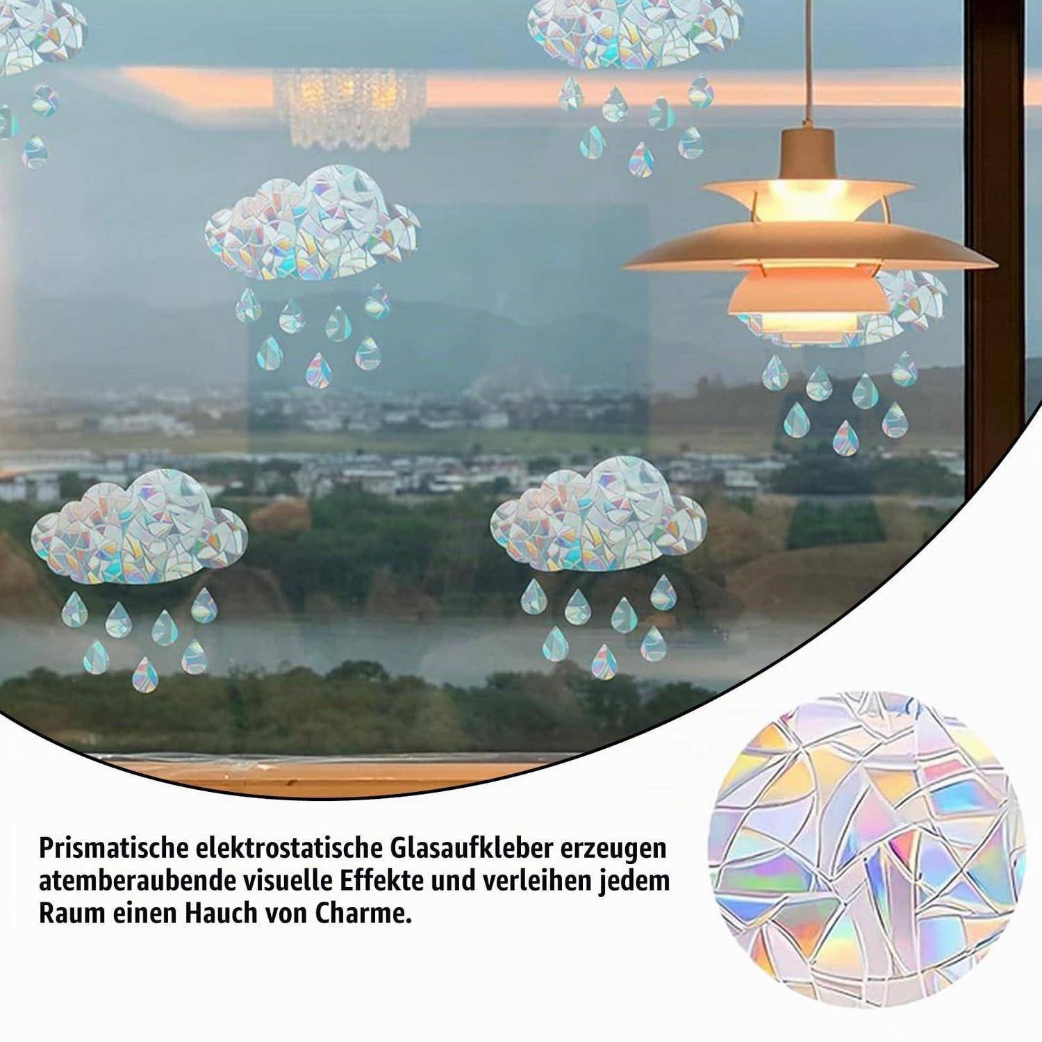 Holographische Fensteraufkleber mit Wolkenmotiv und einem passenden runden Aufkleber, gezeigt auf einem Fenster mit deutschem Text, der prismatische dekorative Effekte bewirbt.