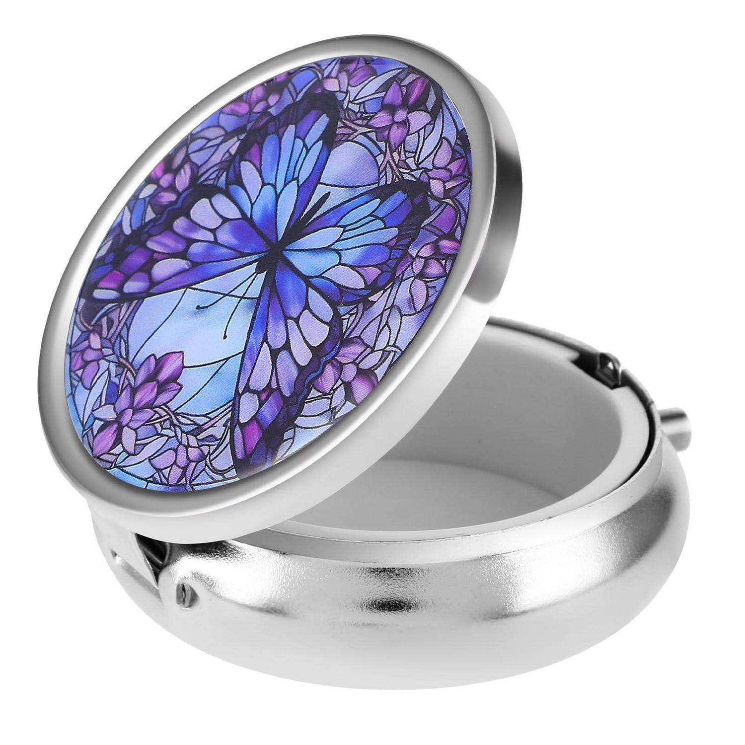 Silberne runde Schmuckdose mit Klappdeckel mit purpurblauem Schmetterlings-Bleiglas-Design auf der Oberseite.
