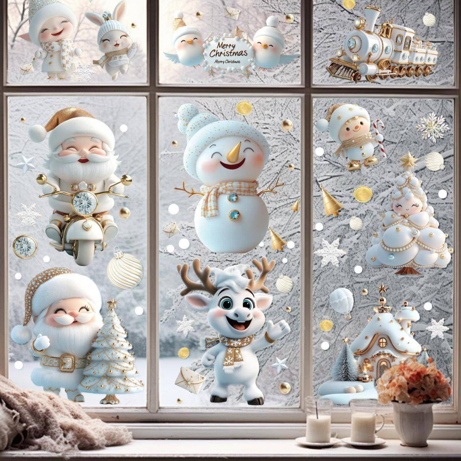 Weihnachtliches Schaufenster mit niedlichem Schneemann, dem Weihnachtsmann, Rentieren, einem Engel und Zugdekorationen auf gefrosteten Paneelen