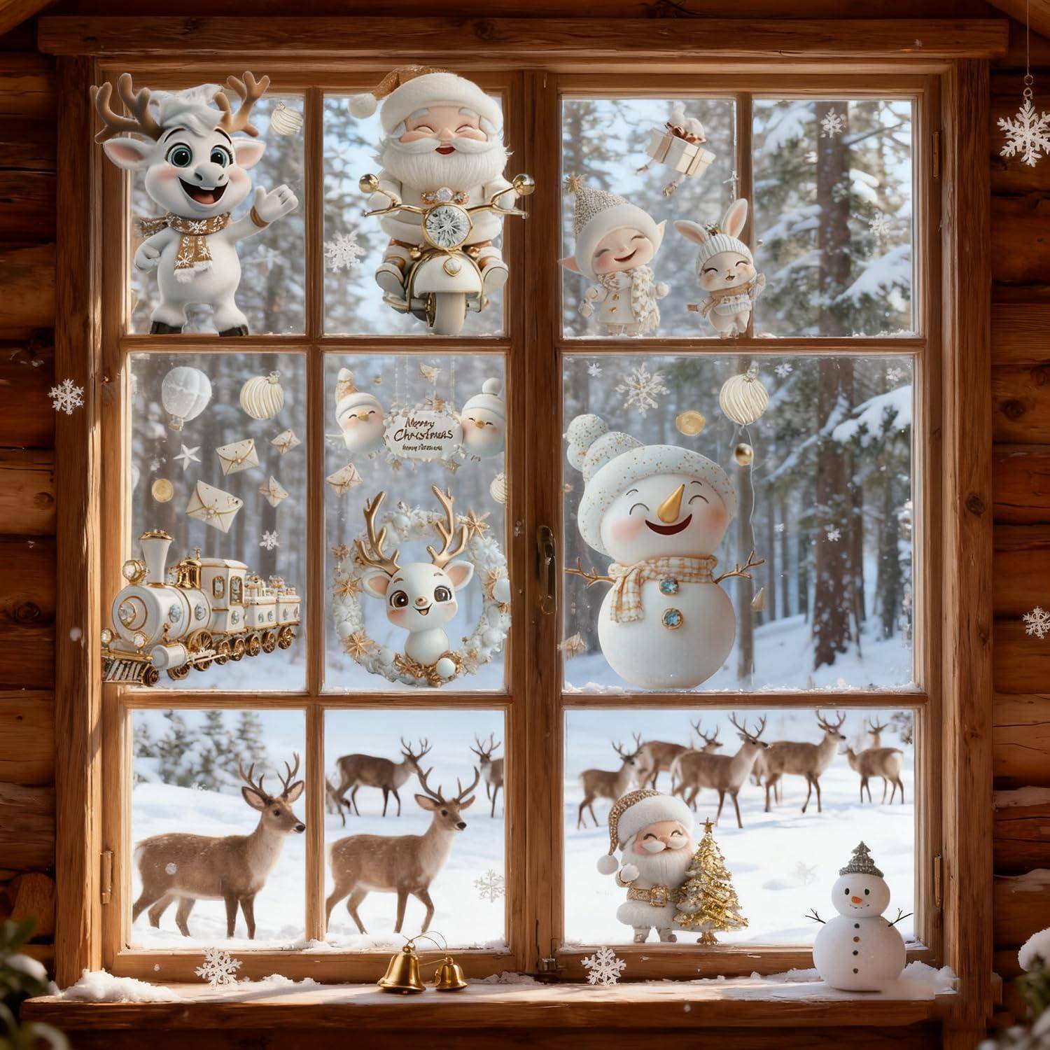 Weihnachtsfensterschauplatz mit Plüsch-Stil-Weihnachtsfiguren: Weihnachtsmann, Rentiere, Schneemann, Zug und „Frohe Weihnachten
