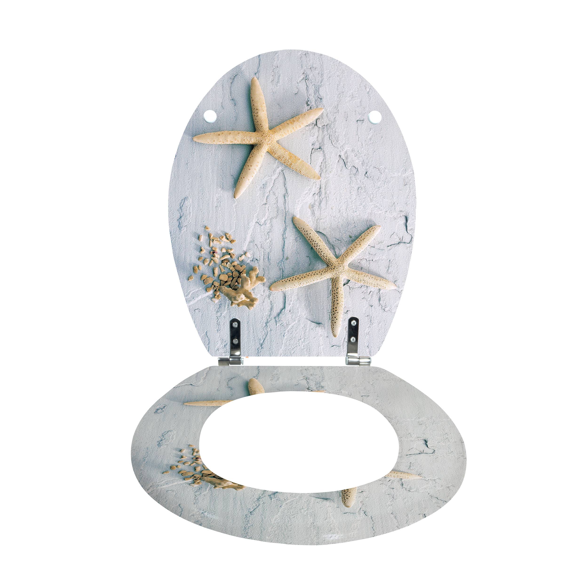 Toilettensitz und -deckel mit Strandmotiven und Seestern- sowie Muschelmuster auf hellgrauem Hintergrund.