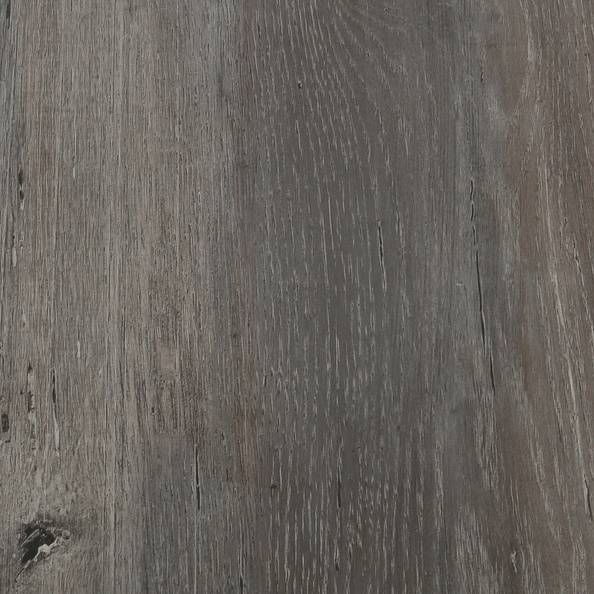Nahaufnahme einer graubraun gefärbten Holzmaserung mit sichtbaren Ästen und Rissen, dargestellt als einfache Hintergrundfläche.