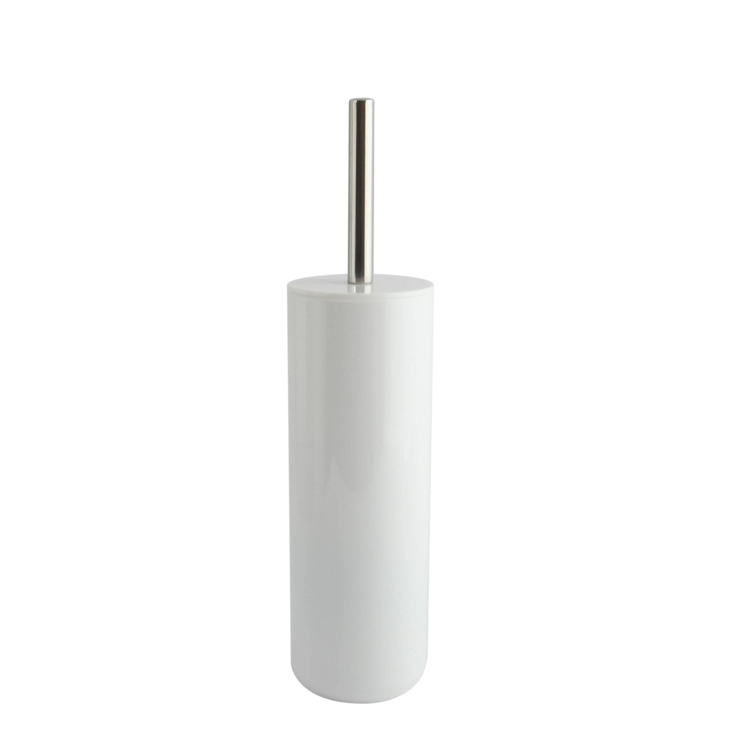 Ein weißer Toilettenbürsten-Halter mit chromversilbertem Griff, isoliert auf einem schlichten weißen Hintergrund dargestellt.