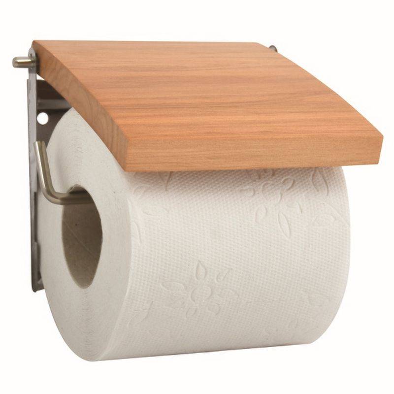 Wandmontierter Toilettenpapierhalter mit einer Rolle und einer Holzabdeckung auf einer Metallklammer.