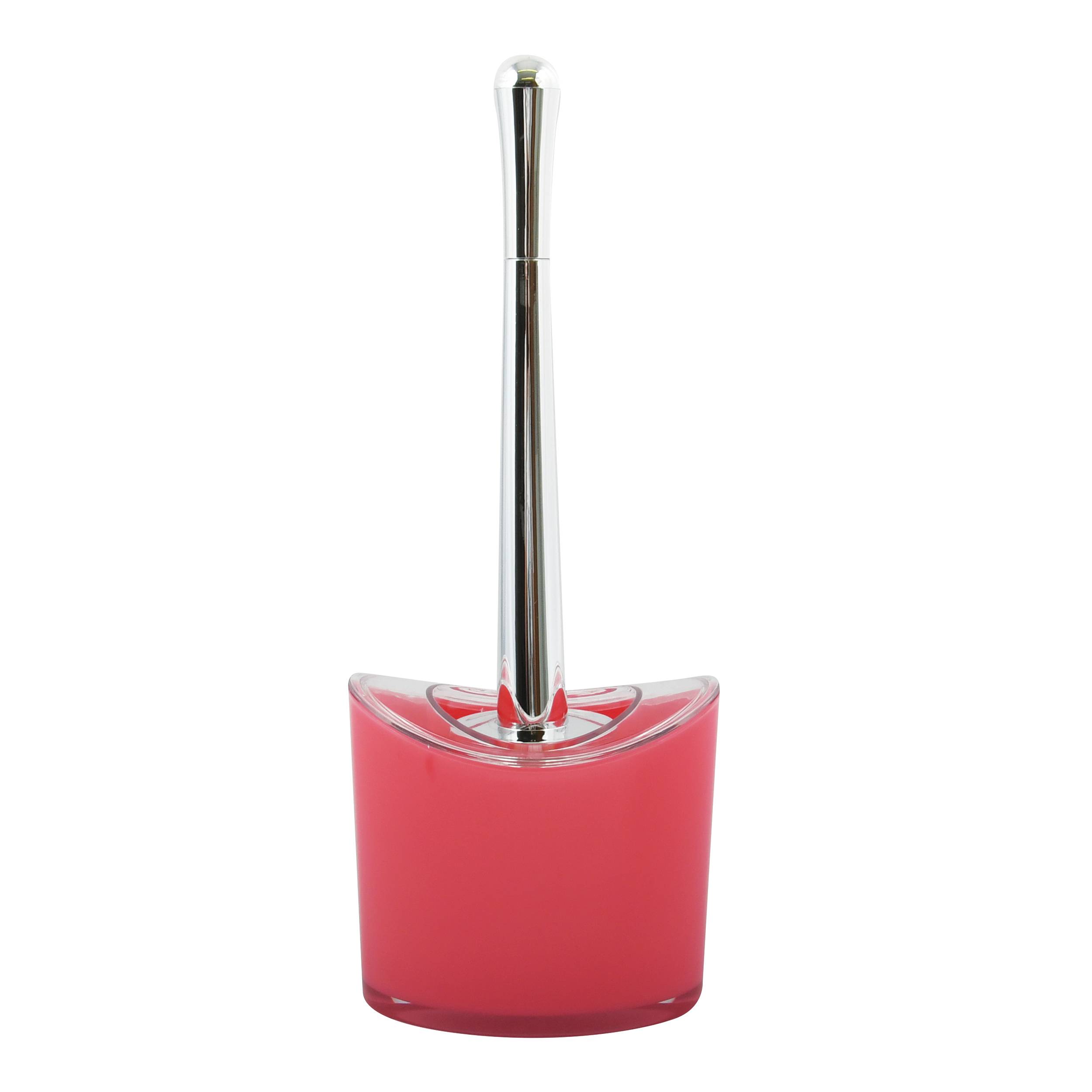 Eine rote Nagellackflasche mit langem silbernem Pinselstiel aufrecht vor weißem Hintergrund stehend.
