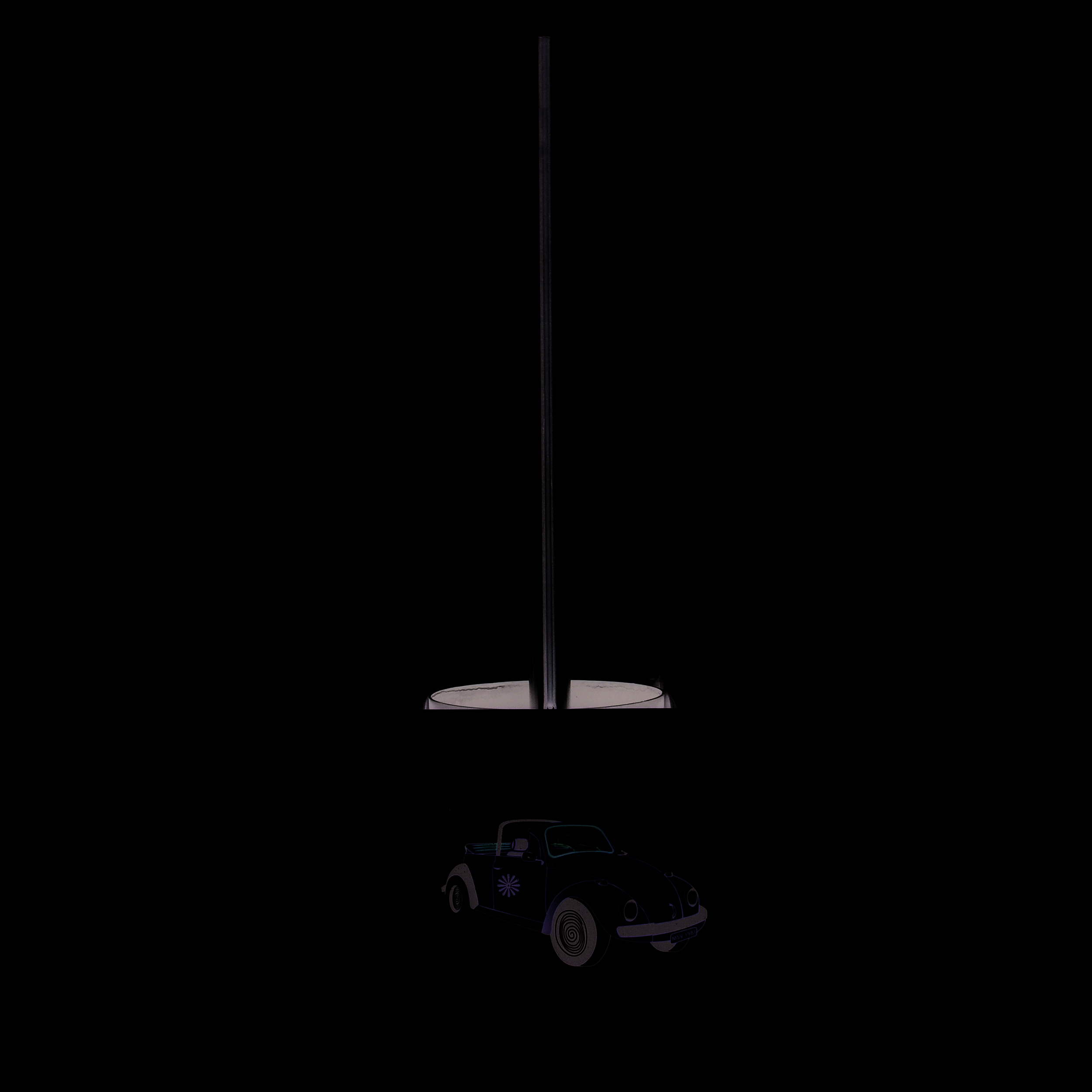 Weißer quadratischer Toilettenbürstenhalter mit Griff aus Edelstahl und einer hellgrünen Cartoon-Cabrio-Grafik auf der Vorderseite.