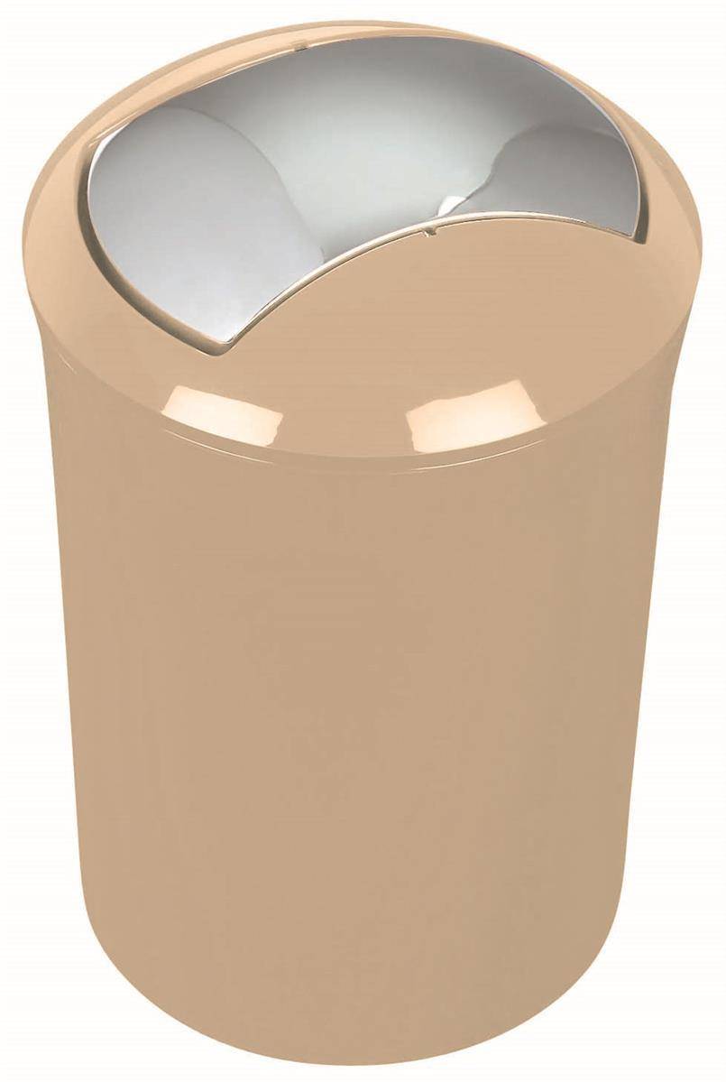 Beige zylindrischer Mülleimer mit abgerundeter offener Oberseite und silberner Innenseite, isoliert auf weißem Hintergrund dargestellt.