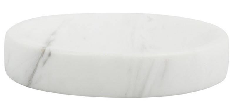 Weiße ovale Marmorplatte oder Tablett mit subtilen grauen Adern, isoliert auf weißem Hintergrund.