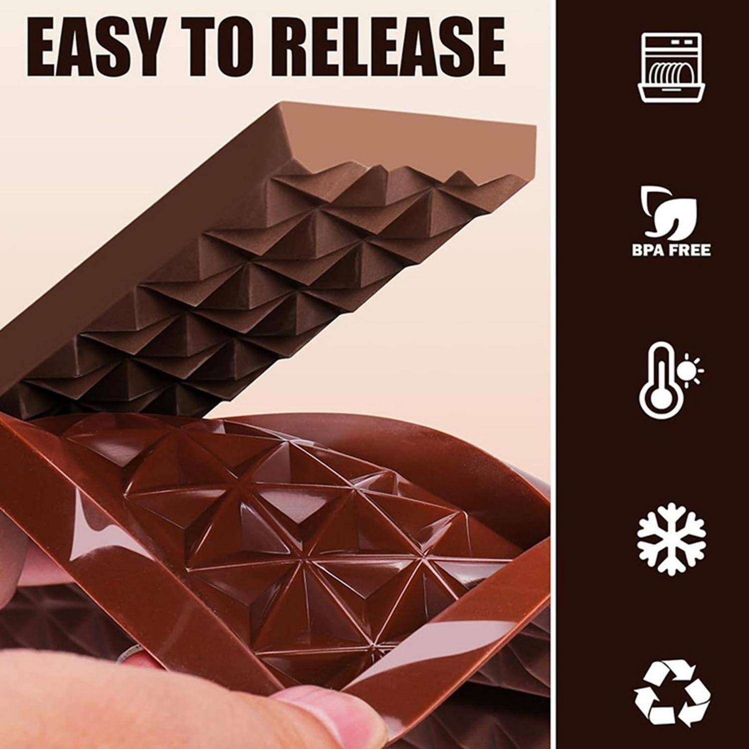 Gefaltetes braunes Eiswürfelbehältnis oder Form mit Text „EASY TO RELEASE