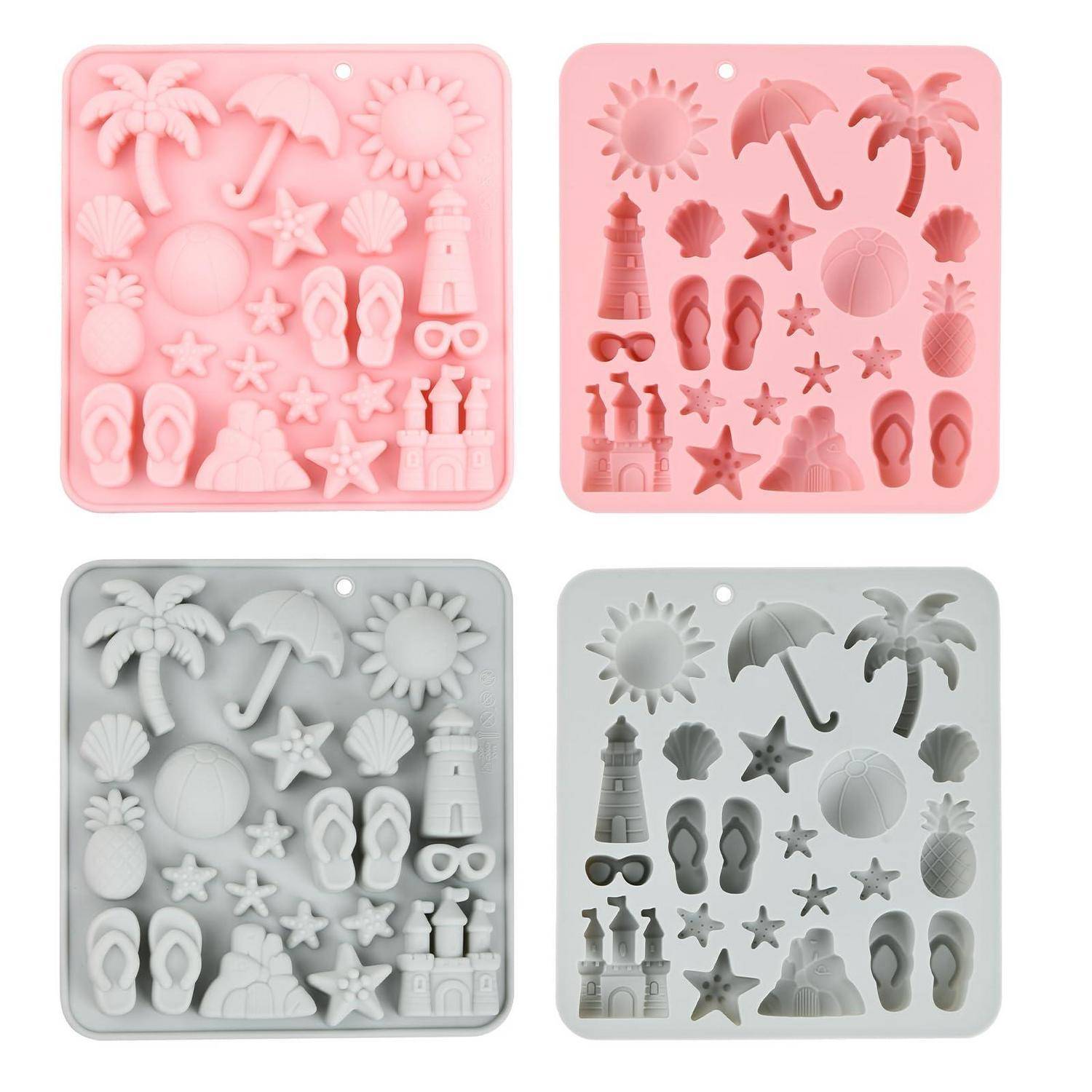 Vier quadratische Silikonformen in Rosa und Grau, jede mit erhabenen Strandmotiven wie Palmen, Sonne, Muscheln, Seesterne, Flipflops, Leuchtturm und Sonnenschirm.