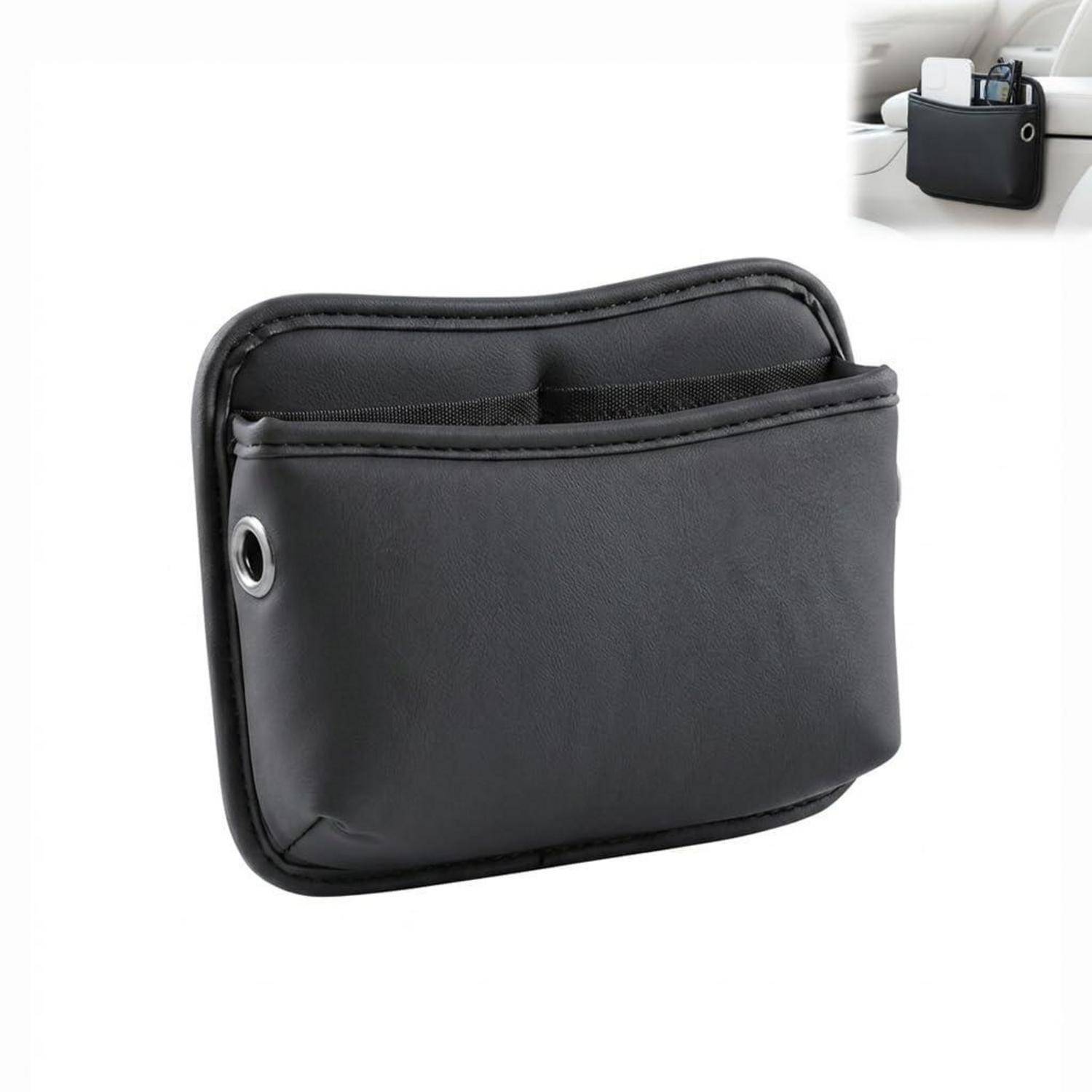 Schwarze rechteckige Autositztasche mit offener Oberseite und Metallöse, gezeigt mit einer kleinen Vergrößerung, die Gegenstände enthält.