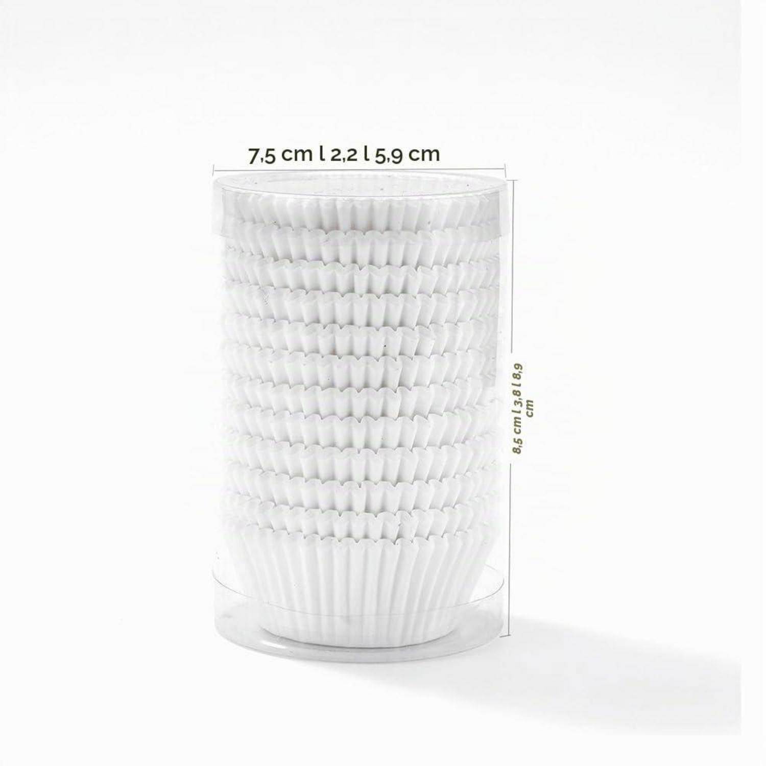 Stapel weißer gerillter Papier-Cupcake-Förmchen in einem transparenten Kunststoffbecher, mit Beschriftung 7,5 cm breit und 8,5 cm hoch.