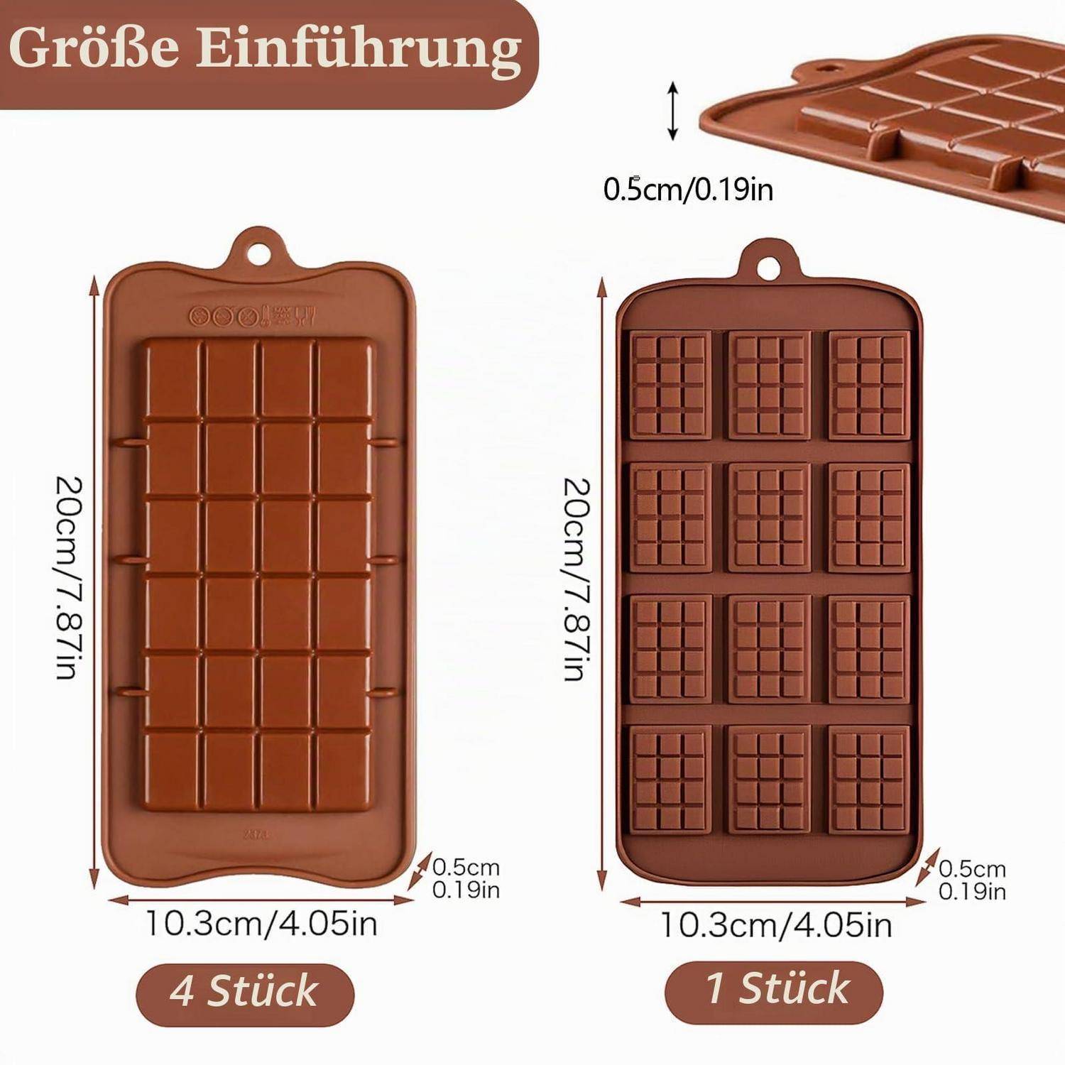 Produktgrößenvergleich von zwei braunen Schokoladenstab-Formen: eine große Form mit 20 cm x 10,3 cm und eine Form mit 20 cm x 10,3 cm mit 12 kleineren Quadraten, beide 0,5 cm dick.