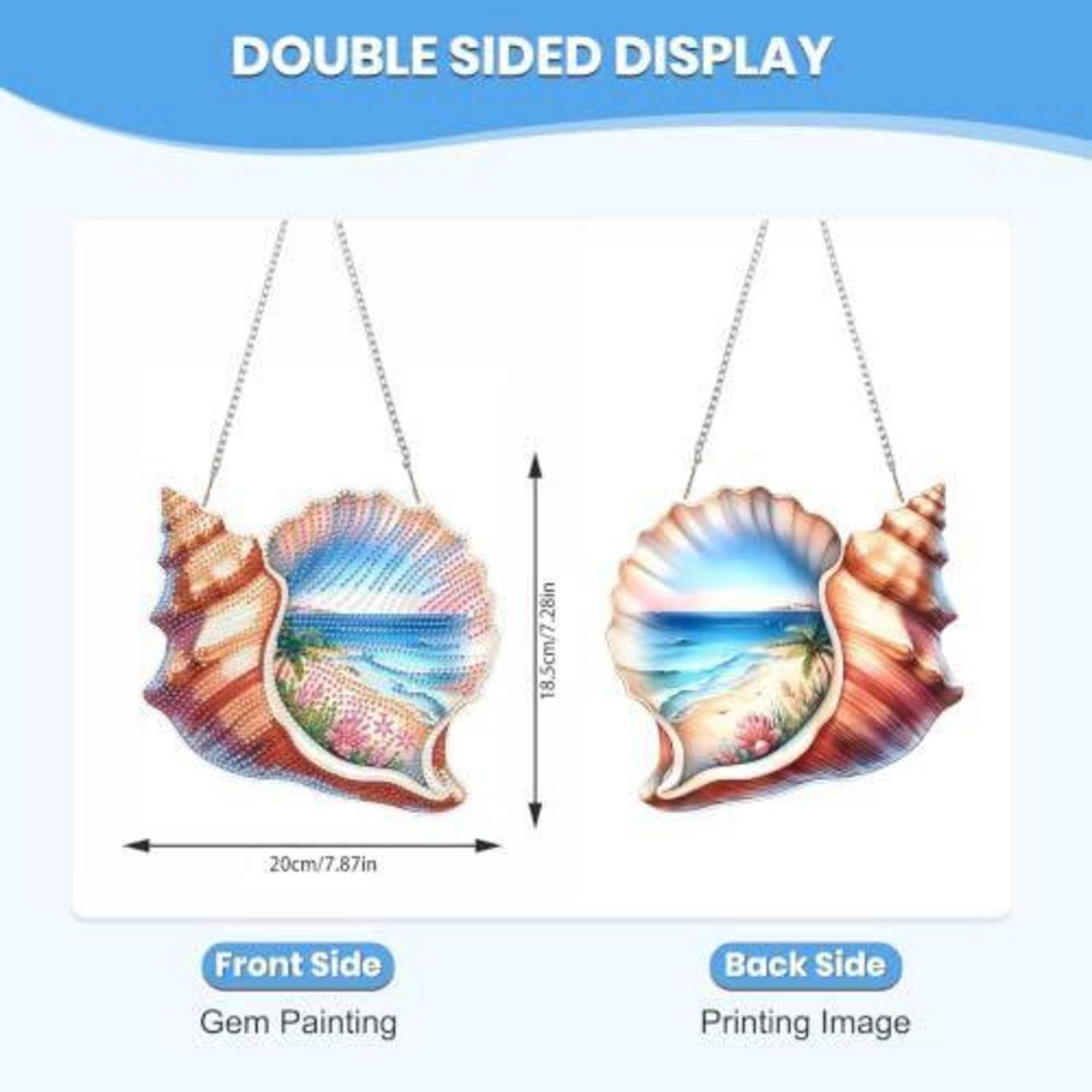 Doppelseitiges Muschel-Wandbild mit Strandszene; die Vorderseite ist Gemälde mit Edelsteinen, die Rückseite ist ein gedrucktes Bild, gezeigt mit Abmessungen von 20 cm Breite und 16,5 cm Höhe.