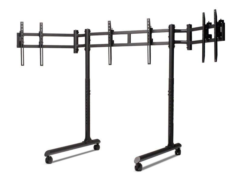 Schwarze freistehende Multi-Screen-TV-Wandhalterung mit zwei fahrbaren Stützfüßen und verstellbaren Halterungen für mehrere Displays