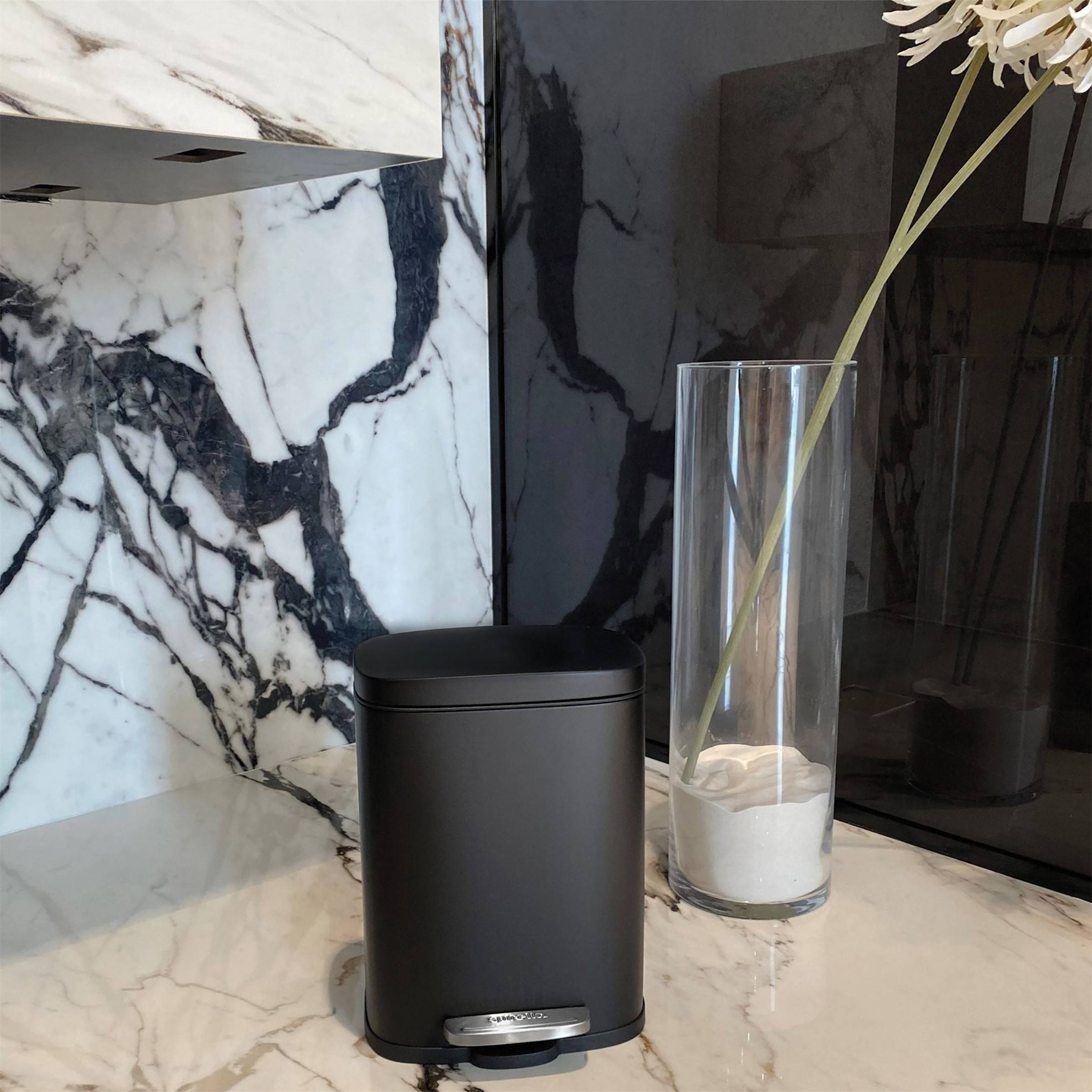 Spirella Kosmetikeimer 12 Liter Edelstahl mit Absenkautomatik und Inneneimer "Akira" Badezimmer Mülleimer Softclose Abfalleimer schwarz matt