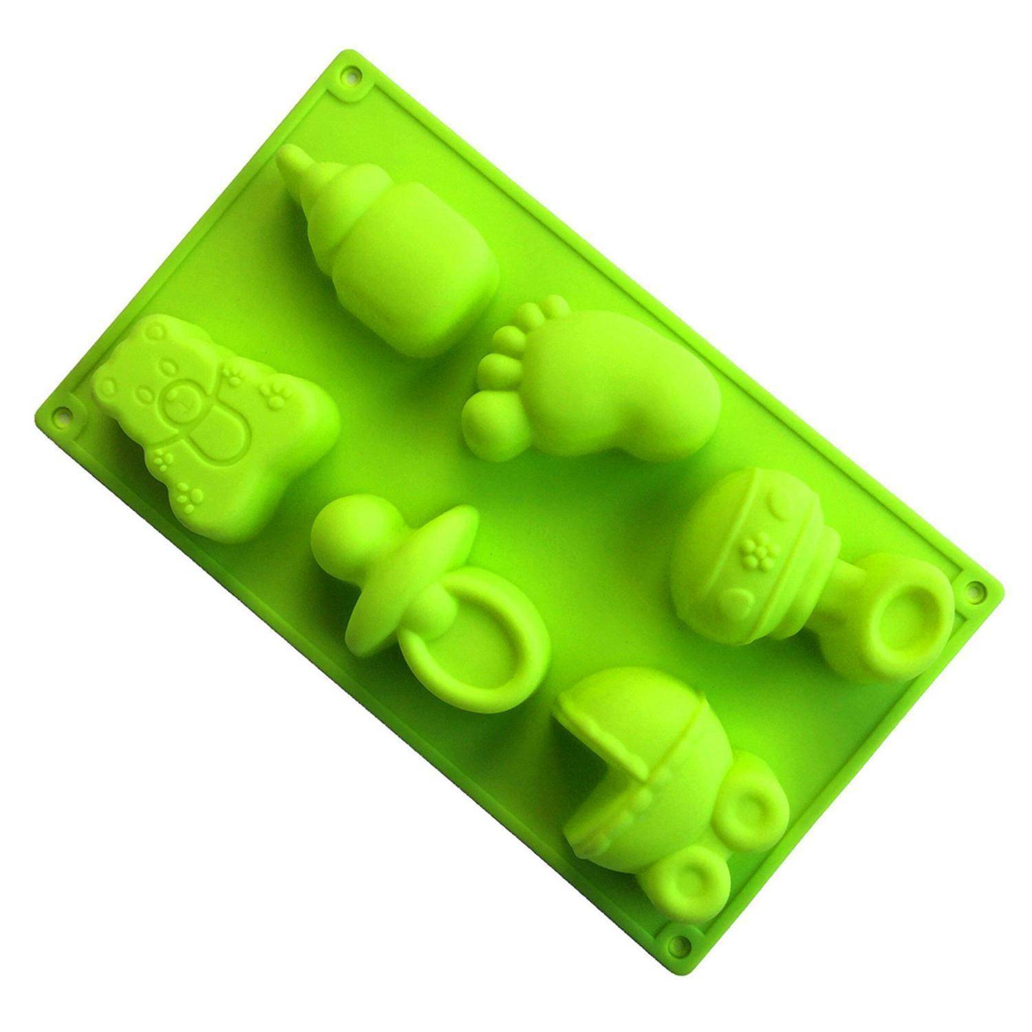 Hellgrünes Silikon-Gussform-Tablett mit Babythemen-Formen einschließlich Flasche, Schnuller, Teddybär, Fußabdruck und Kinderwagen-Teilen