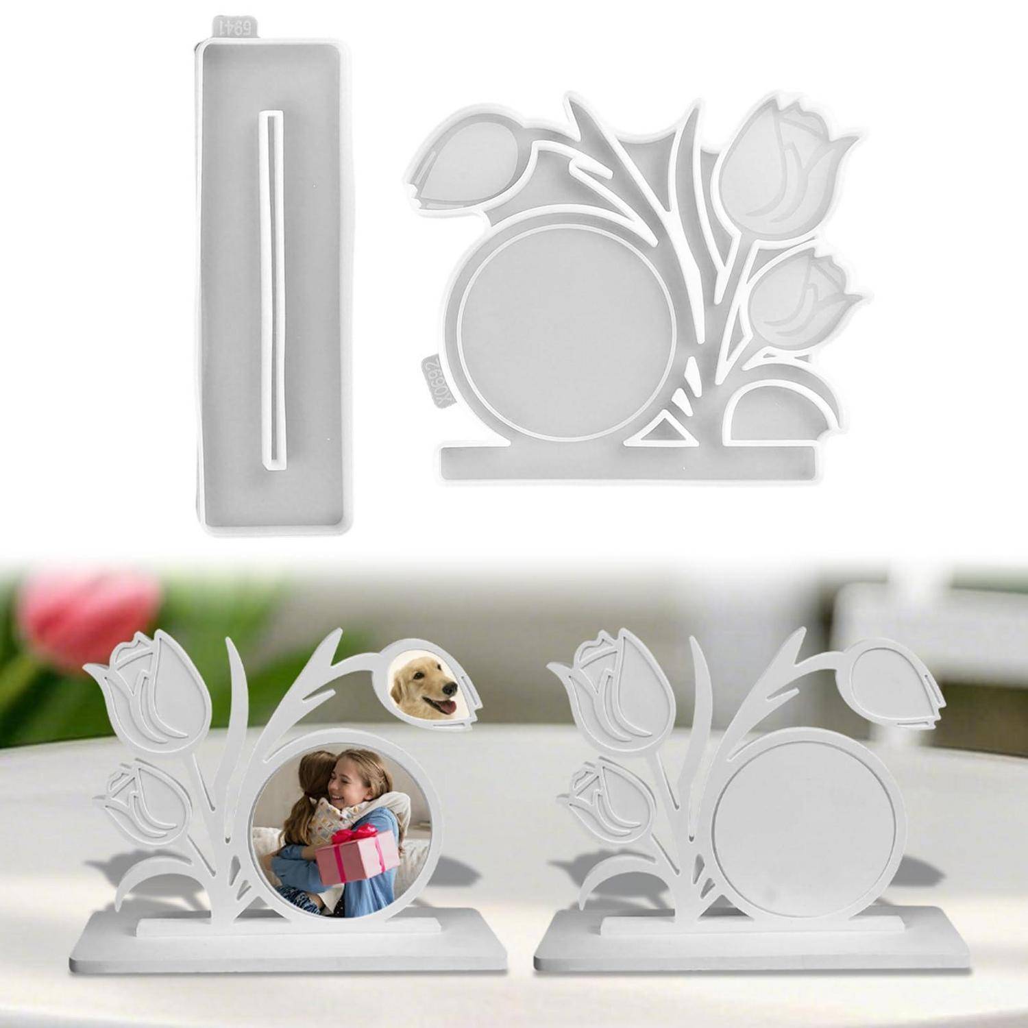 Weißes Blumen-Fotorahmen-Bastelset mit drei Teilen und einer Mustergrafik, die ein Kind zeigt, das ein Geschenk im fertigen runden Rahmen hält.