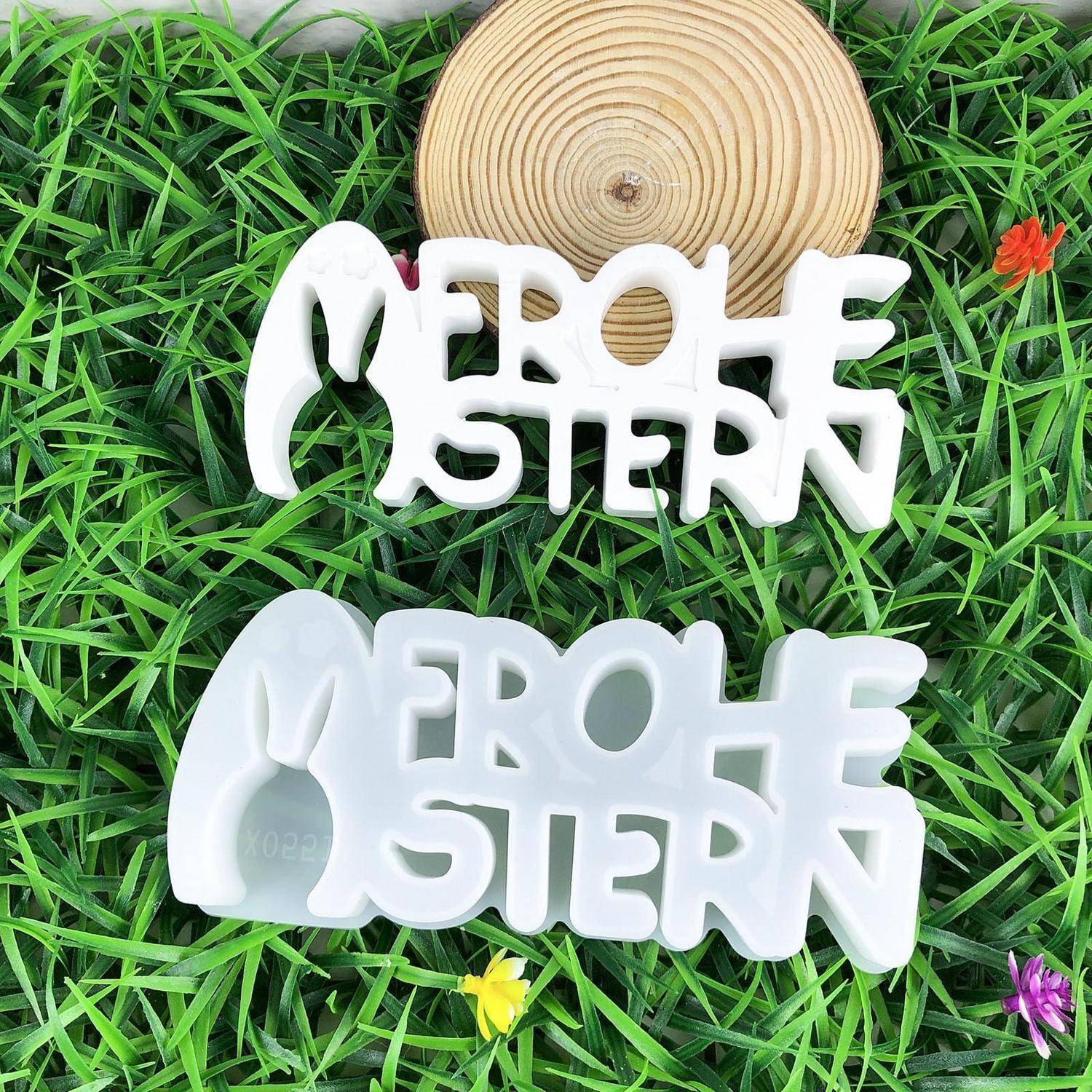 Zwei weiße „EASTER