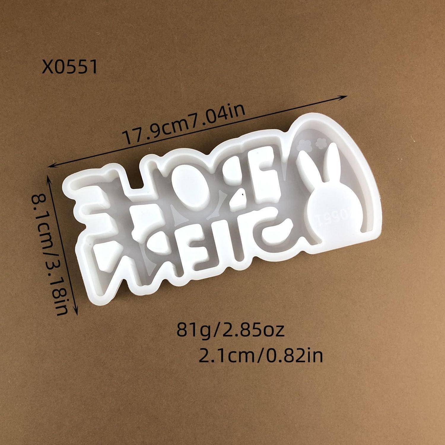 Weiße Form für „LOVE