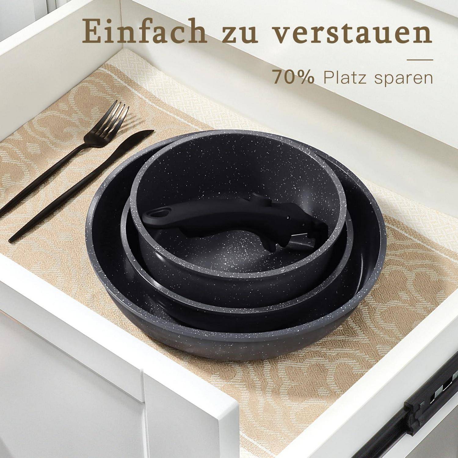 Stapelbares Verschachtelungsgeschirr in einer Schublade, mit deutschem Text „Einfach zu verstauen" und „70% Platz sparen"", das platzsparende Lagerung hervorhebt.