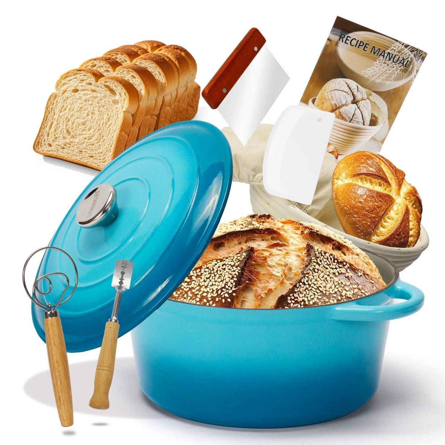 Blauer Niederländer mit Deckel und Backwerkzeugen, gefüllt mit Brotlaiben und einem Rezepthandbuch, zeigt ein Brotback-Kochgeschirr-Set.