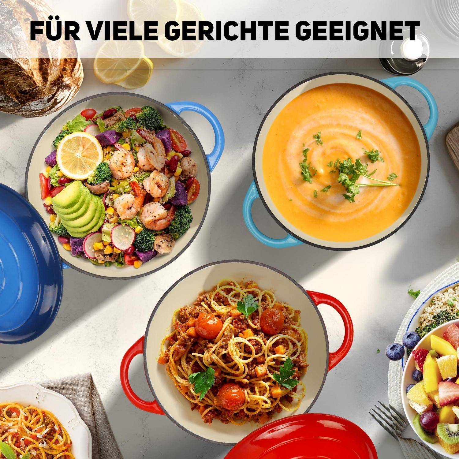 Draufsichtfoto von farbenfrohem Kochgeschirr und Tellern mit deutschem Text „FÜR VIELE GERICHTE GEEIGNET", was bedeutet, dass es für viele Gerichte geeignet ist.