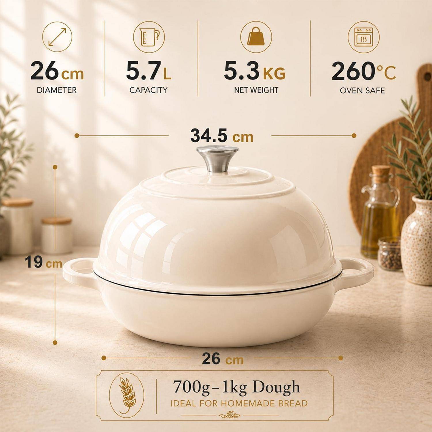 Produktbild eines weißen Brottopfs mit Deckel, mit den Abmessungen 34,5 cm breit, 19 cm hoch, 26 cm Durchmesser, 5,7 L Fassungsvermögen, 5,3 kg Gewicht, Ofensicherheit bis 260°C, ideal für 700 g–1 kg Teig.