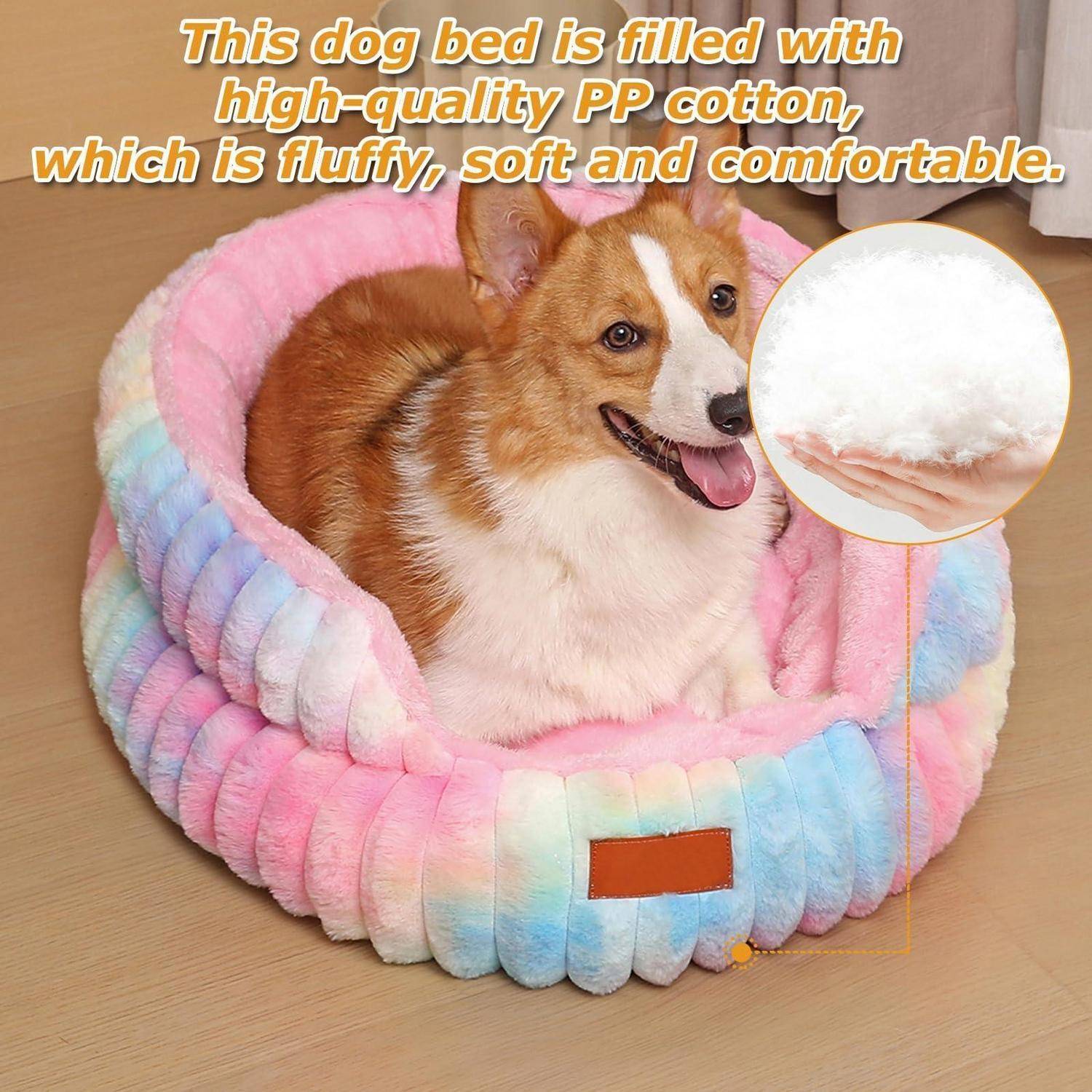 Corgi, der in einem Hundbett mit Pastellregenbogenfarben sitzt, mit Text, der besagt, dass es mit flauschiger, weicher hochwertiger PP-Baumwolle gefüllt ist.