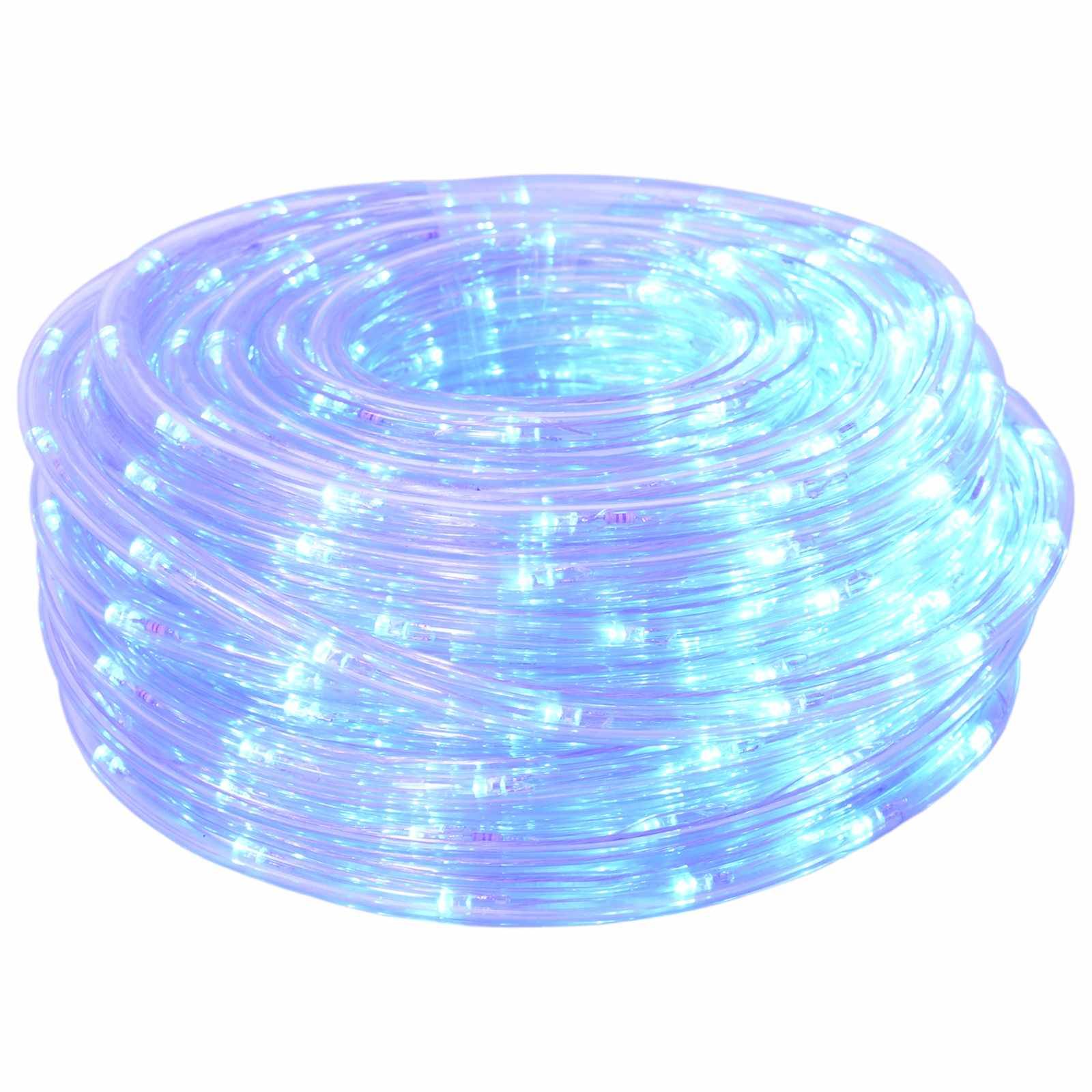 Aufgerolltes durchsichtiges blaues LED-Seilungslicht, das auf weißem Hintergrund hell leuchtet.