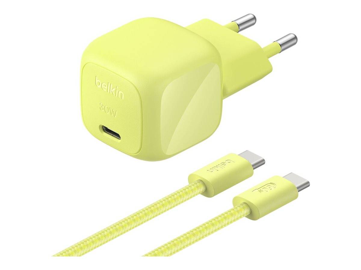 Hellgrünes Belkin USB-C-Wandladegerät mit zweipoliger Steckerkonfiguration und passenden USB-C-Kabelsteckern mit Gewebeumsetzung.