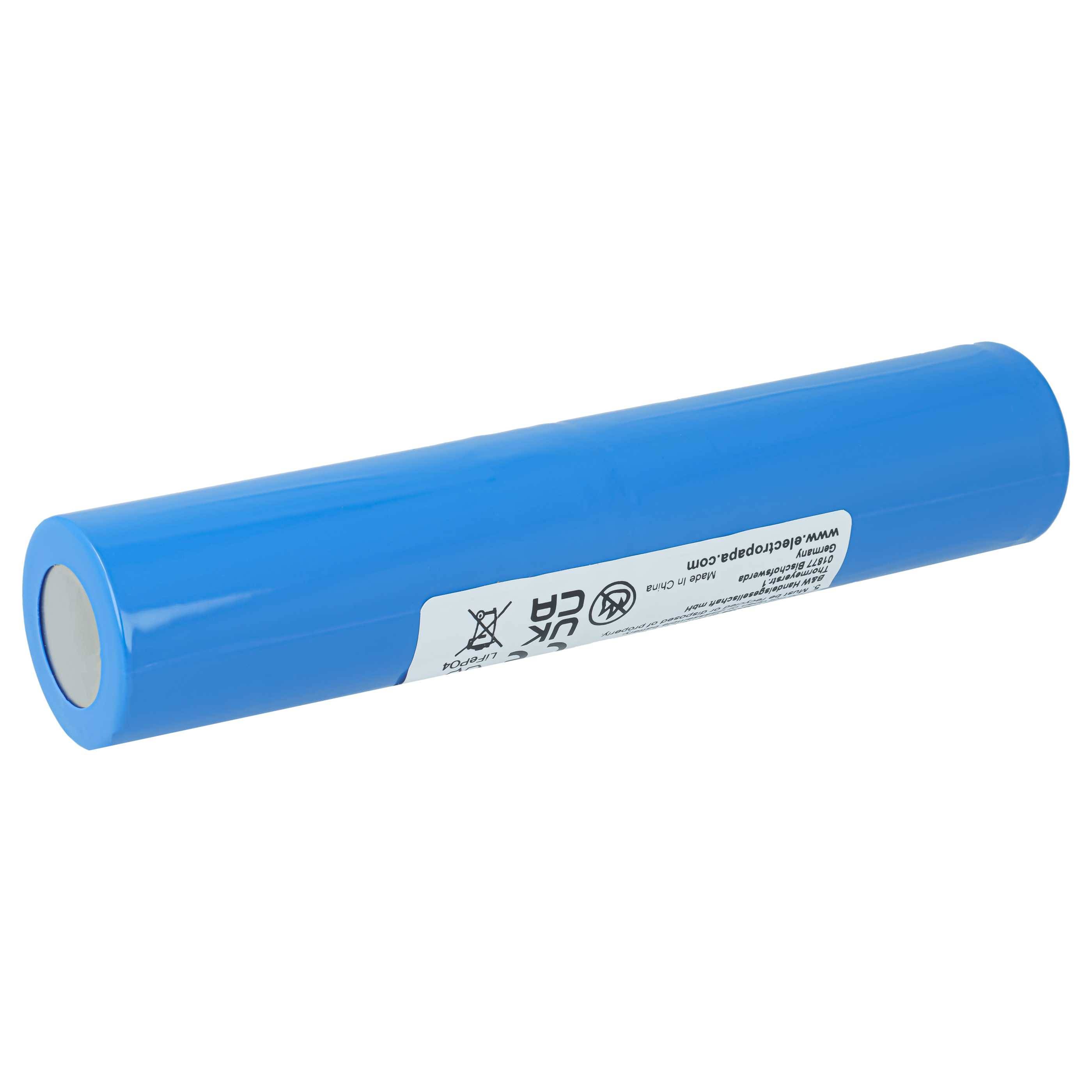 Blaue zylindrische wiederaufladbare Batteriezelle auf weißem Hintergrund mit Produktetikett.