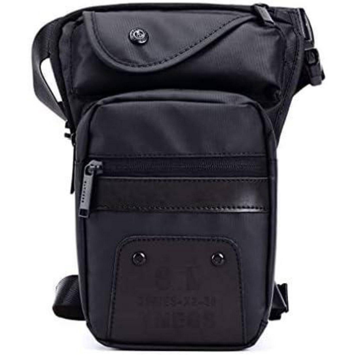 Schwarze Schultertasche mit Reißverschluss, aufgesetzter Fronttasche und verstellbarem Riemen auf weißem Hintergrund.