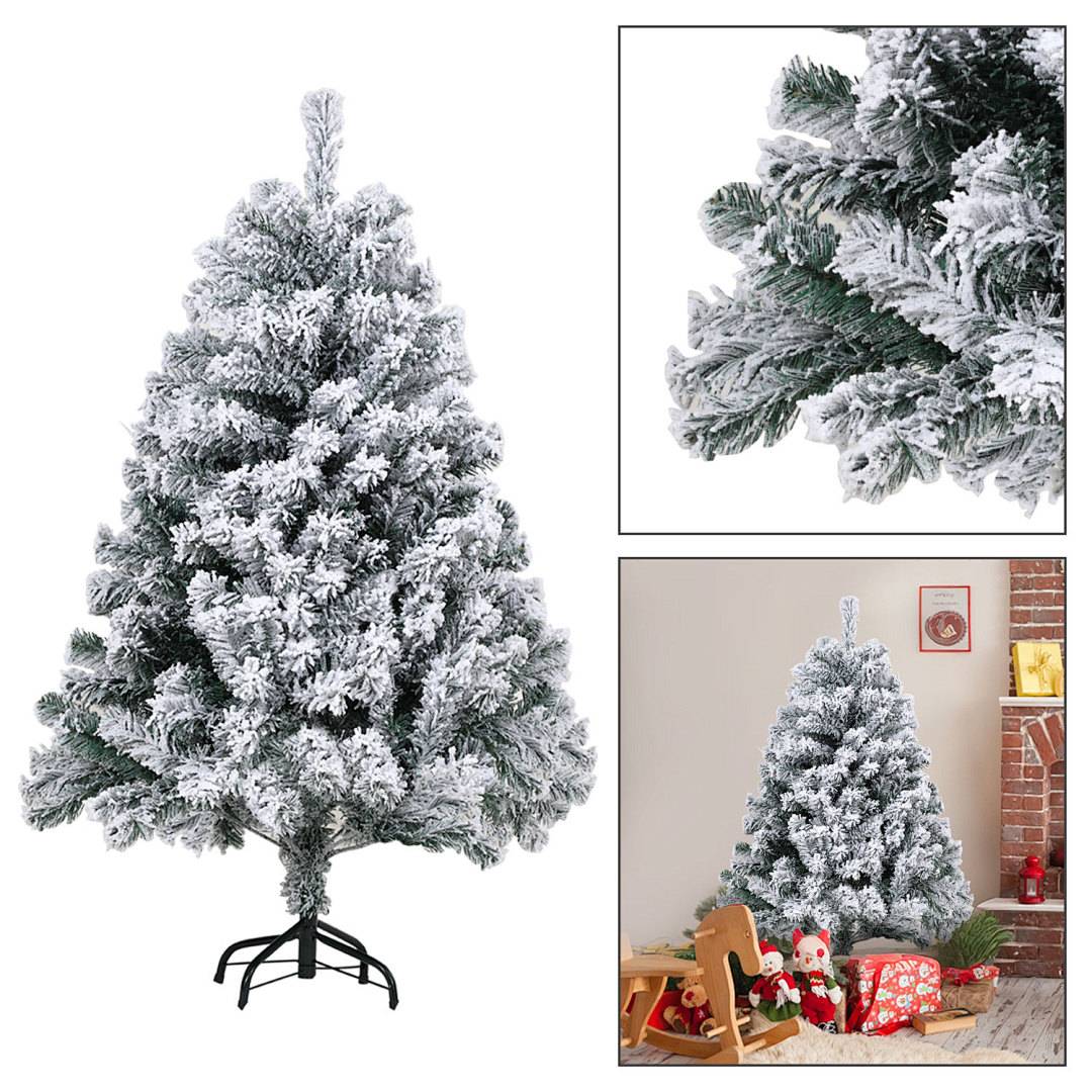Künstlicher verreister Weihnachtsbaum auf schwarzem Ständer, mit Nahaufnahme von schneebestaubten Zweigen und ein Beispiel des geschmückten Baums in einem Zimmer.
