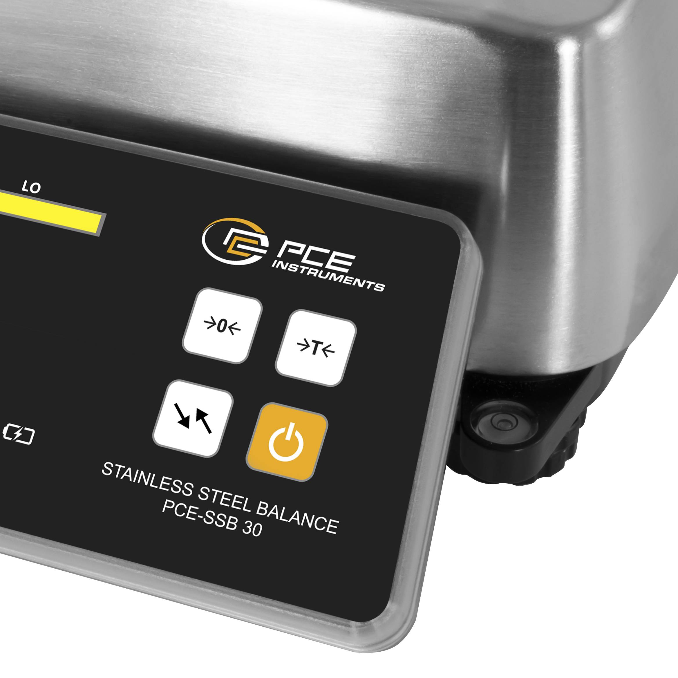 Nahaufnahme eines Bedienfelds aus Edelstahl einer PCE Instruments Waage mit Strom- und Funktionstasten, auf dem Display wird „LO" angezeigt.
