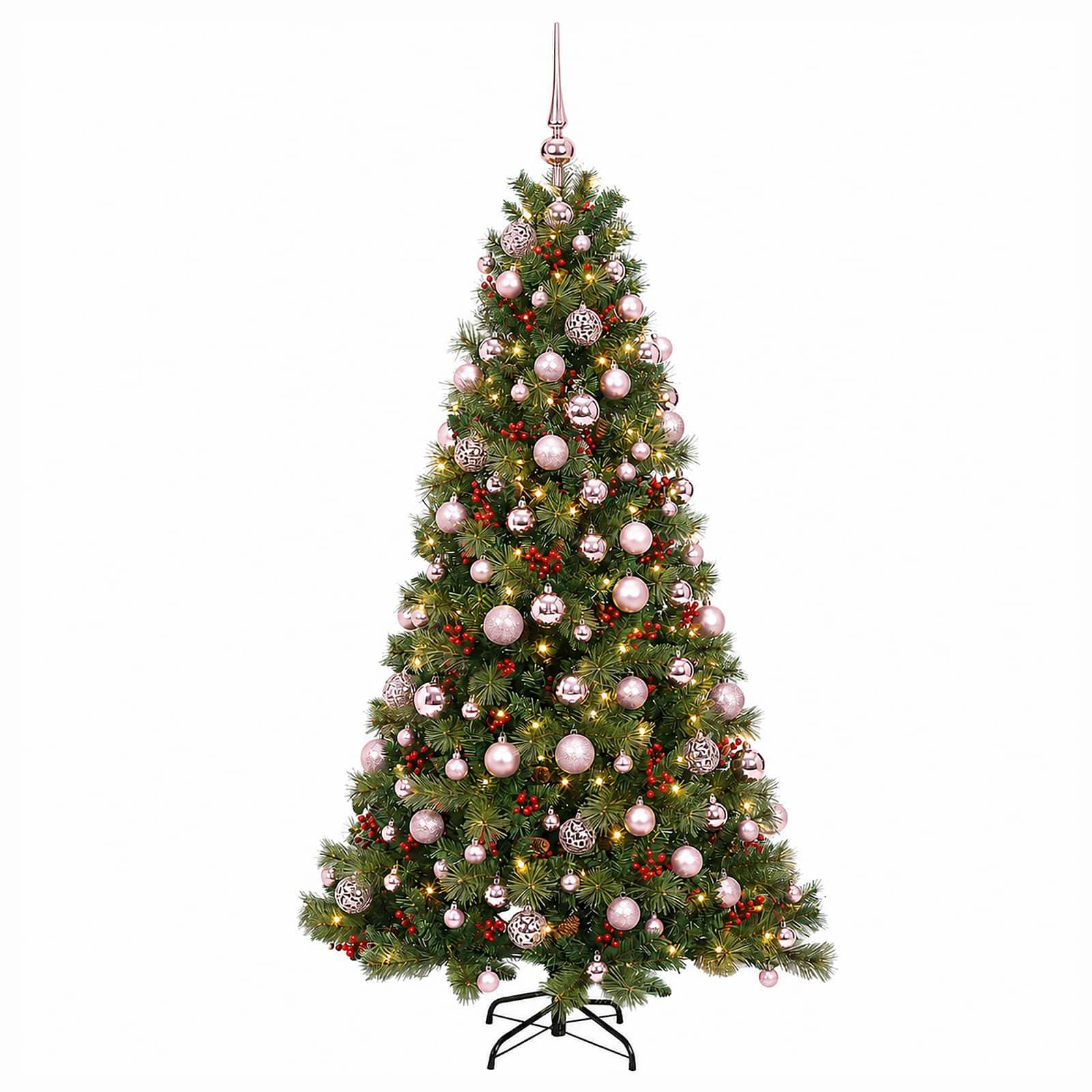 Dekorierter künstlicher Weihnachtsbaum mit rosa und silbernen Kugeln und Lichtern auf einem Ständer vor weißem Hintergrund.