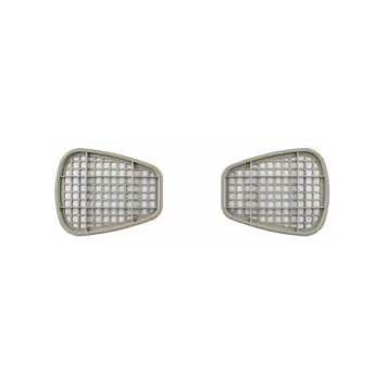 Paar grauer Mesh-Grill-Einsätze oder Lüftungsöffnungen, nebeneinander auf weißem Hintergrund dargestellt.