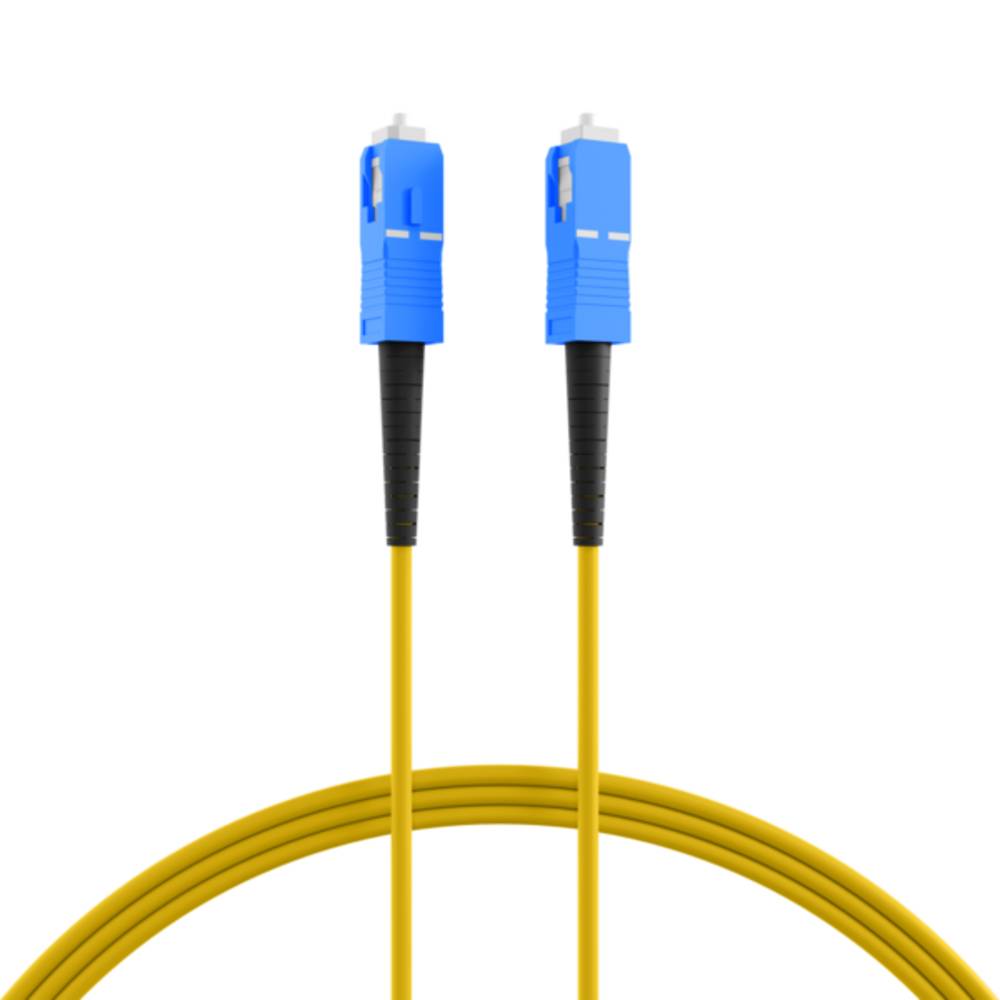 Zwei blaue Glasfaserkabelstecker mit gelben Kabelschleifen auf weißem Hintergrund.