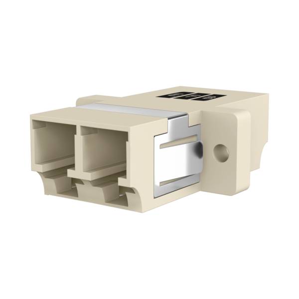 Beiger Glasfaser-Doppelport-Stecker mit Metallverschluss, perspektivisch auf weißem Hintergrund dargestellt.